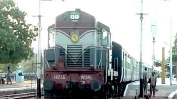 न्यूजरूम : 10 साल बाद बढ़ा रेल किराया