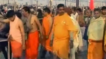 इलाहाबाद कुंभ : नागा साधु हैं आकर्षण का केन्द्र