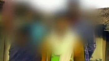 Videos : बोकारो में छेड़छाड़ से बचने को ट्रैक्टर से कूदी लड़की