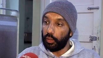 पैर गंवा चुके मेजर का हौसला, ब्लेड के सहारे लगाते हैं दौड़ पैर गंवा चुके मेजर का हौसला, ब्लेड के सहारे लगाते हैं दौड़