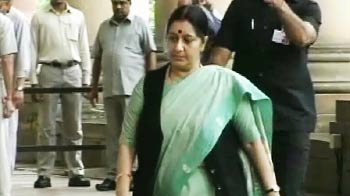 सीमा पर तनाव : पीएम ने की सुषमा-अरुण से बात