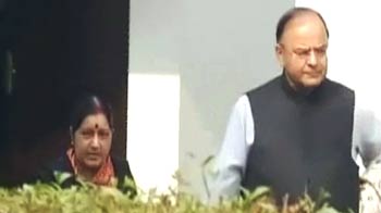 LoC टेंशन : एनएसए ने सुषमा-जेटली को दी जानकारी