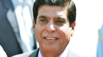 Pak Supreme Court orders arrest of Prime Minister Pervez Ashraf