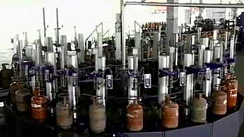 सिलिंडरों की संख्या पर फैसला लटका