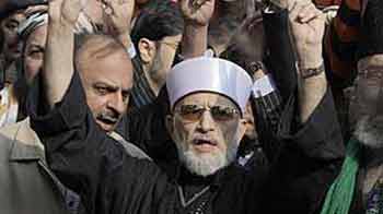 Video : Is army behind cleric Qadri's protest?