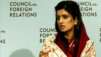 Foreign Ministers should talk to defuse LoC tension: Hina Rabbani Khar Foreign Ministers should talk to defuse LoC tension: Hina Rabbani Khar