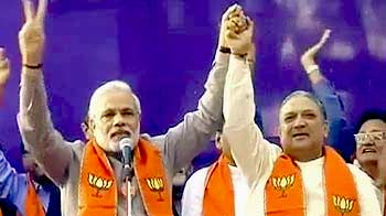 2014 के चुनावों में मोदी के हाथों में होगी कमान!