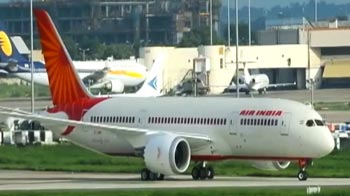 जमीन पर 'ड्रीमलाइनर', क्यों हुआ ऐसा...