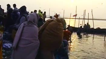 गंगा में गिर रहा सीवर का पानी