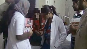 Videos : पंजाब : महिला को गैंगरेप के बाद चलती कार से फेंका