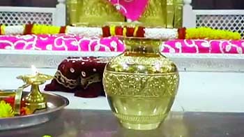 सांई को चढ़ाया एक किलो सोने का बर्तन