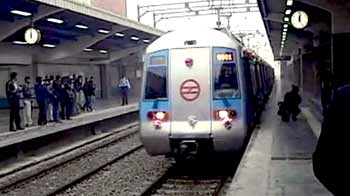 Videos : दिल्ली के नौ मेट्रो स्टेशन बंद