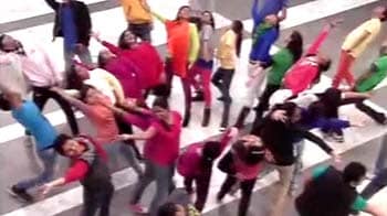 Video : Flash mob in Delhi to mark India's 64th Republic Day