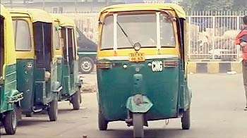 Video : दिल्ली में ऑटोवाले कर रहे हैं ओवरचार्ज