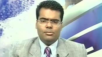 Video : Hold SpiceJet stocks, further upside expected: experts