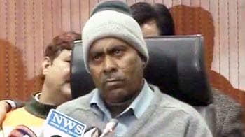 Video : Delhi braveheart's father wants death penalty for all six accused