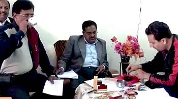 क्लर्क पर छापा, मिली 40 करोड़ की संपत्ति