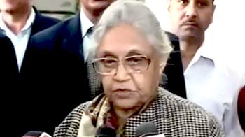 'दिल्ली में सुरक्षित नहीं हैं महिलाएं'