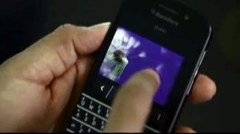 BlackBerry reaches out to QWERTY lovers with Q10
