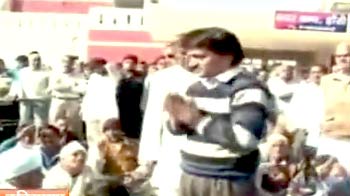 छेड़छाड़ की सजा, जमीन पर रगड़वाई नाक