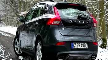 Driving the Volvo V40 Cross Country