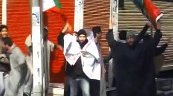 Videos : कश्मीर : अफजल की फांसी के विरोध में प्रदर्शन