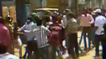 छात्र यूनियनों के बीच झड़प, एसआई की मौत