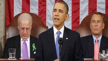 Obama pledges to lift economy to benefit middle class Obama pledges to lift economy to benefit middle class