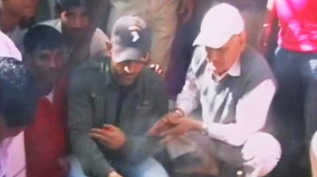 Skipper MS Dhoni visits temple ahead of Australia series