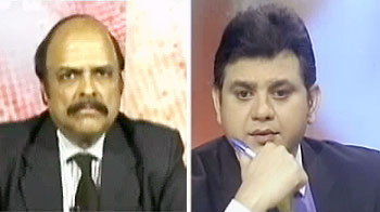 एक-एक वीआईपी के लिए तीन-तीन पुलिसवाले