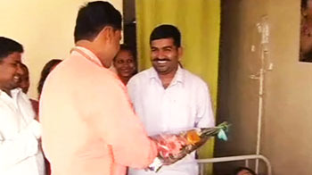 पुणे : लड़की के जन्म पर फीस नहीं लेता ये अस्पताल