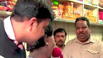 बजट बहादुर पहुंचे खारी बावली