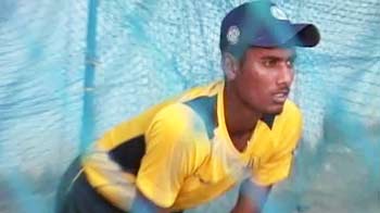 Videos : यूनिवर्सिटी क्रिकेट चैंपियनशिप : जयचंद्रन हैं मजेदार खिलाड़ी