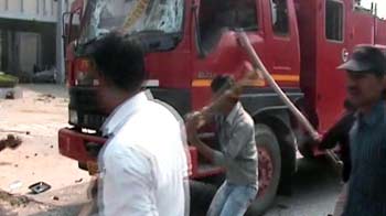 हिंसा के बाद नोएडा में कड़ी चौकसी, धरपकड़ जारी