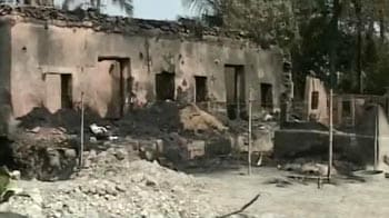 Video : 200 houses burnt in Bengal village by mob protesting cleric's death
