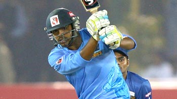 Krishnan guides the Southern Sharks with a composed fifty