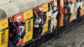 The 9 O'clock News: The biggest stories (Feb 26, 2013)