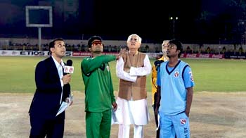 Madras opt to field first