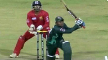 Jain University vs Aligarh University: Top Sixes