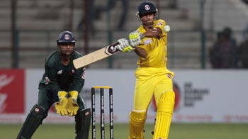 Aligarh University vs VBS University: Top Sixes