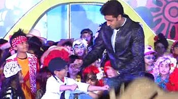 Video : Abhishek's baby's day out without Aaradhya