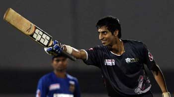 D'Almeida slams blistering ton in must-win match