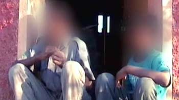 लातूर : एचआईवीग्रस्त बच्चों से अन्याय लातूर : एचआईवीग्रस्त बच्चों से अन्याय