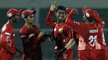 Mumbai falter in run-chase as Bengaluru enter finals