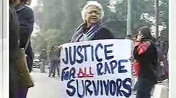 Videos : जीओएम ने दी बलात्कार रोधी बिल को मंजूरी