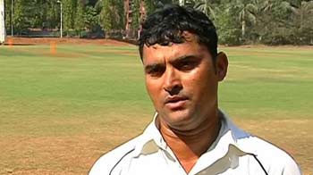 A 42-year-old to spin it for the Royals!