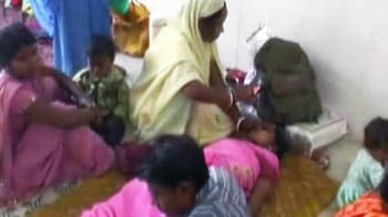 Videos : बिहार :  अस्पताल की हकीकत, कंपाउंडर कर रहे हैं ऑपरेशन