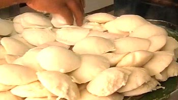 Idlis, now in size zero