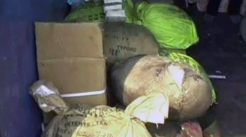 कानपुर से 10 क्विंटल नकली मावा पकड़ा गया कानपुर से 10 क्विंटल नकली मावा पकड़ा गया