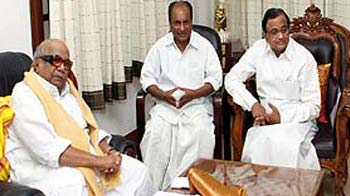 Congress ministers fail to broker peace with DMK over Sri Lanka Congress ministers fail to broker peace with DMK over Sri Lanka